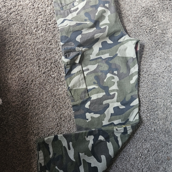 Camo Pants With Custom Paint - Picture 6 of 6